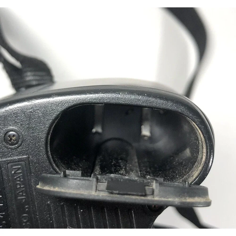 Pentax PZ-20 Auto Focus 35mm Film Camera body, cap & Strap, untested for parts